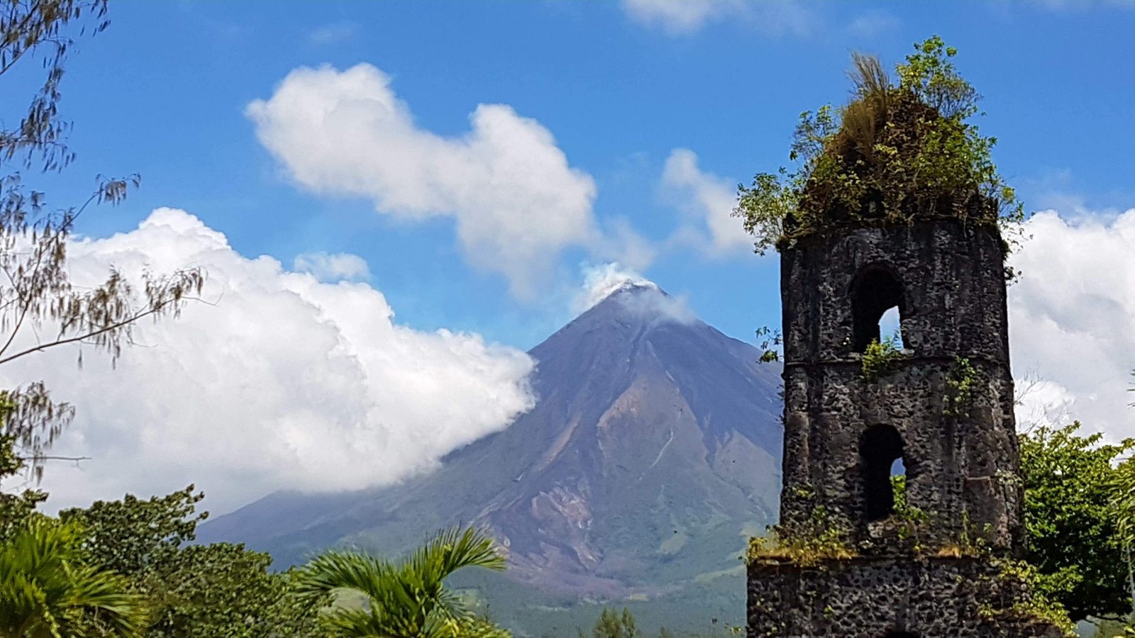 Mount Mayon - De meest actieve en indrukwekkende vulkaan